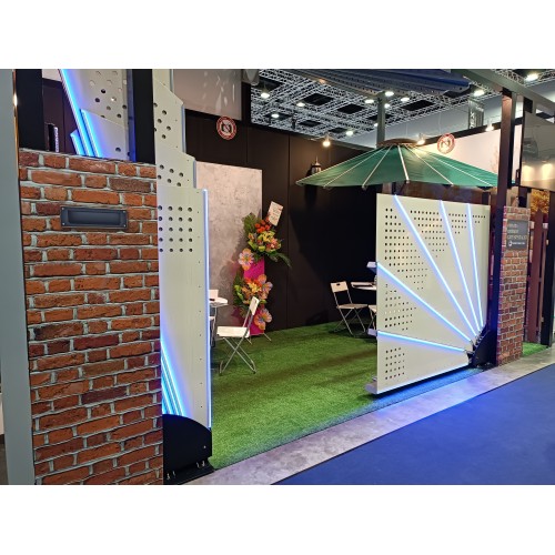 Fan Wing Vertical Gate